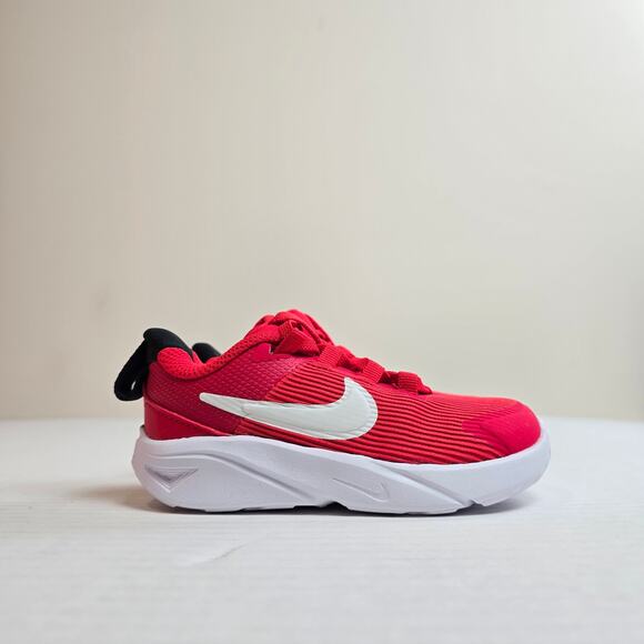 Nike Star Runner 4 NN Size 7C Sneakers Slip On University Red White Running Shoe - Picture 1 of 4